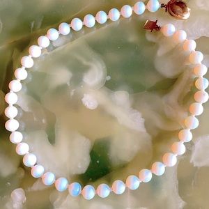 OPALINE GLASS BEAD NECKLACE